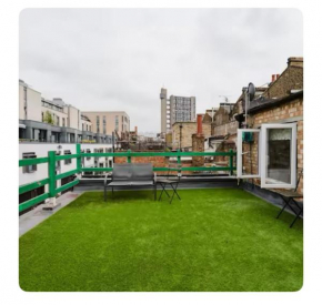 Double room next to the famous portobello market, London